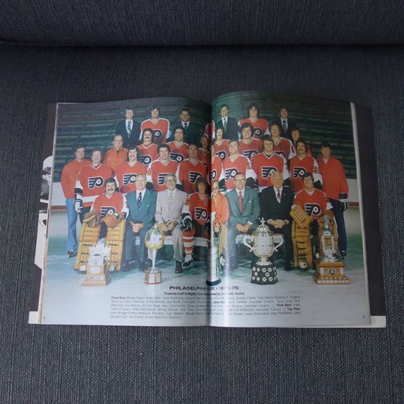 Vintage Philadelphia Flyers Yearbook 1975-76 - Picture 8 of 9
